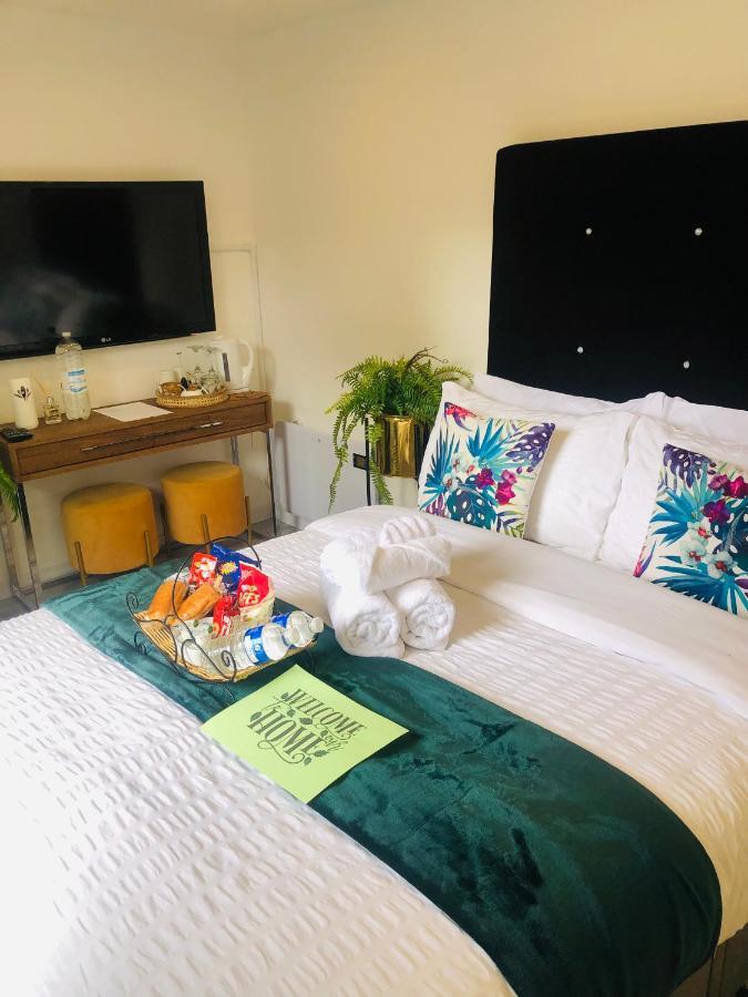 Meezee Pearl Double Bed Lodge With Free Parking Salford  Exterior foto